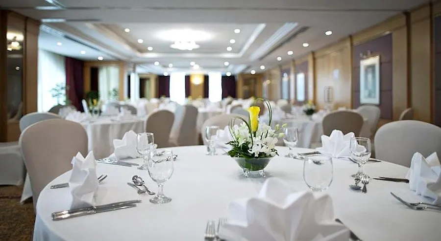 Aparthotel Al Maha Arjaan By Rotana Abu Dhabi