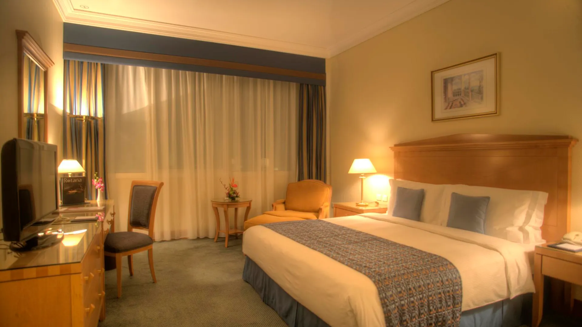 Aparthotel Al Maha Arjaan By Rotana Abu Dhabi 4*,